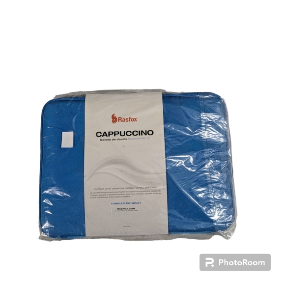 MacBook Pro 15 case, Blue. Amazon Basics. NWT. - Picture 4 of 5